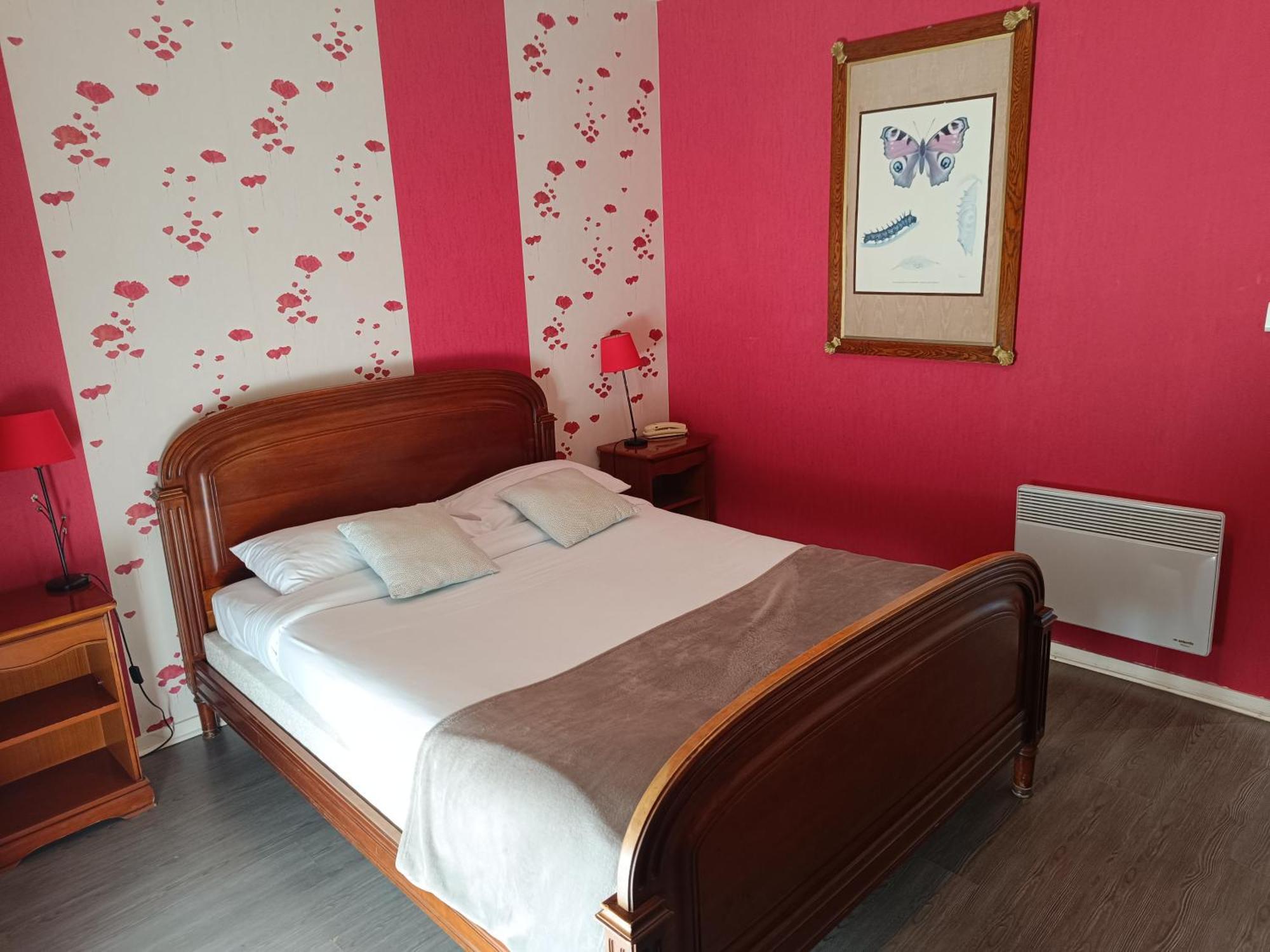 Logis Hotel La Bergerie Hotel 3 Etoiles Restaurant Savoureux Saint-Pierre-Lafeuille Екстериор снимка