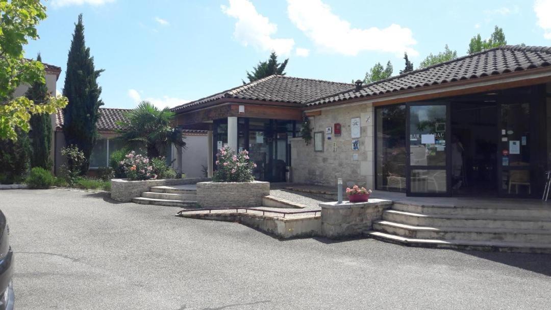 Logis Hotel La Bergerie Hotel 3 Etoiles Restaurant Savoureux Saint-Pierre-Lafeuille Екстериор снимка