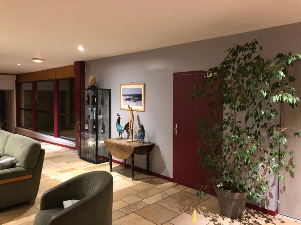 Logis Hotel La Bergerie Hotel 3 Etoiles Restaurant Savoureux Saint-Pierre-Lafeuille Екстериор снимка
